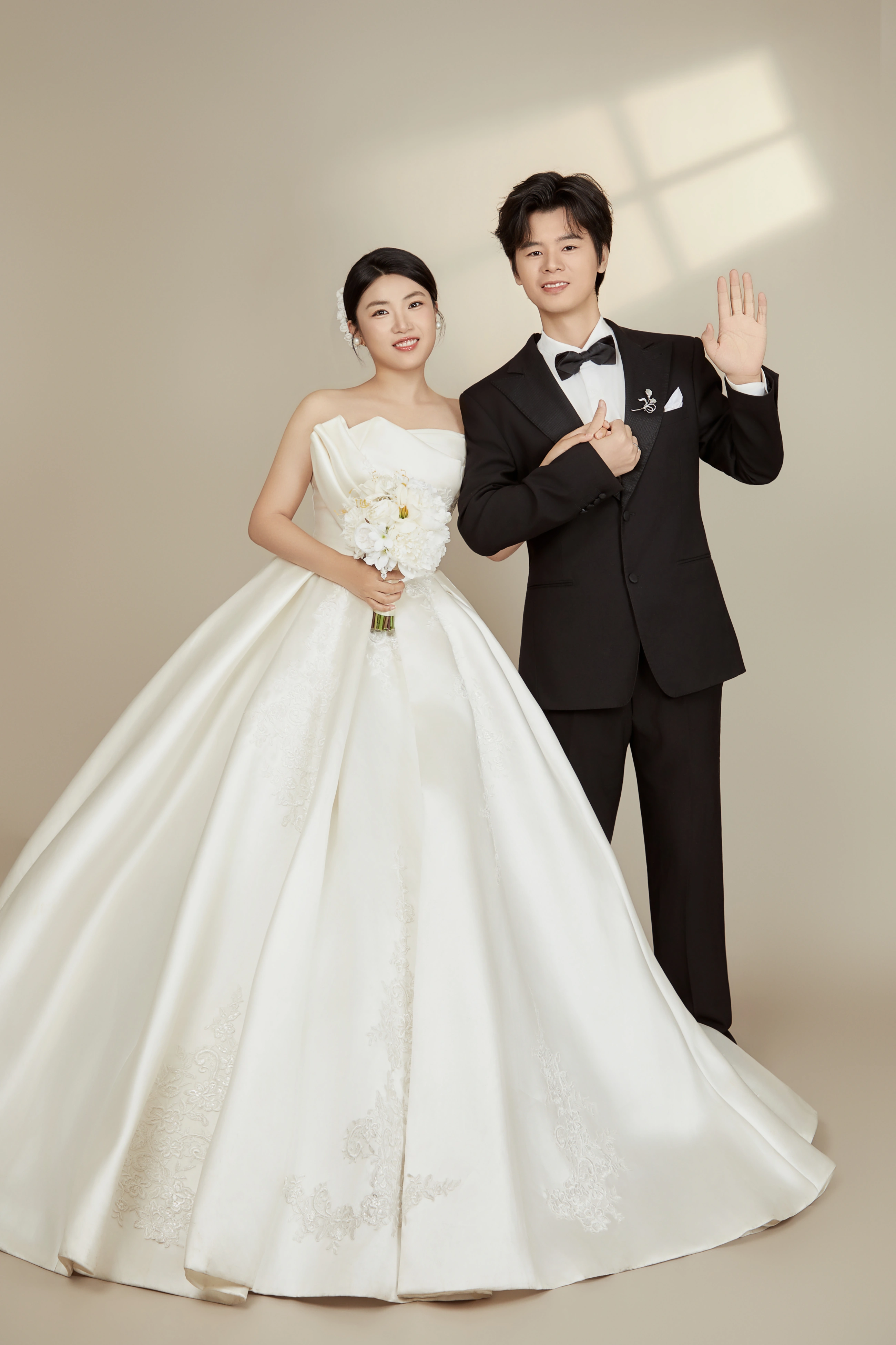 郭亚宁与李倩的婚纱照